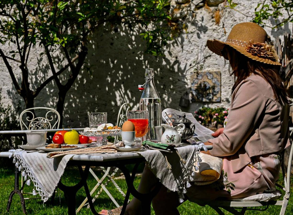 Bed and Breakfast Cortis Antigas Gesturi Exterior foto
