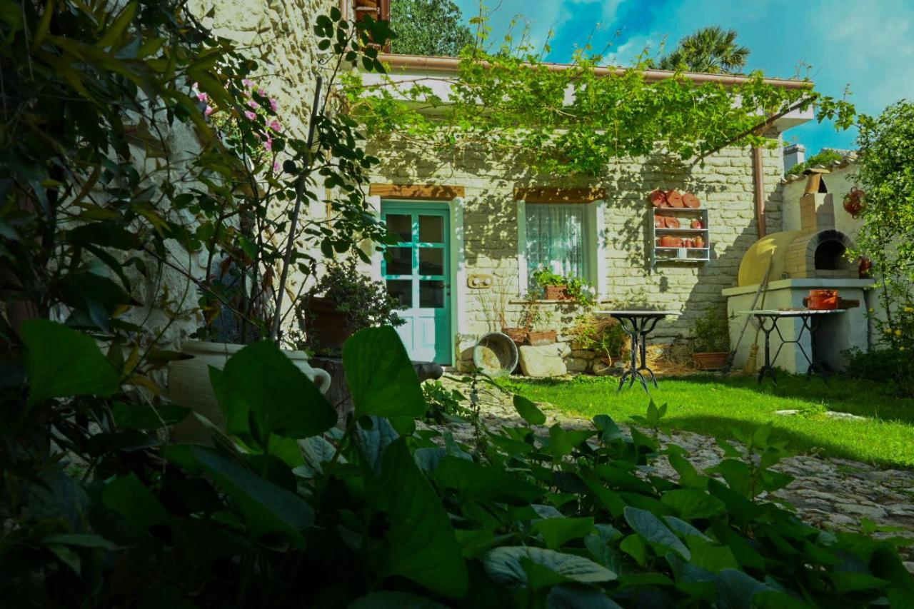 Bed and Breakfast Cortis Antigas Gesturi Exterior foto